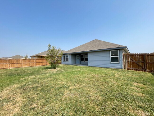 Building Photo - 808 Hickok Dr
