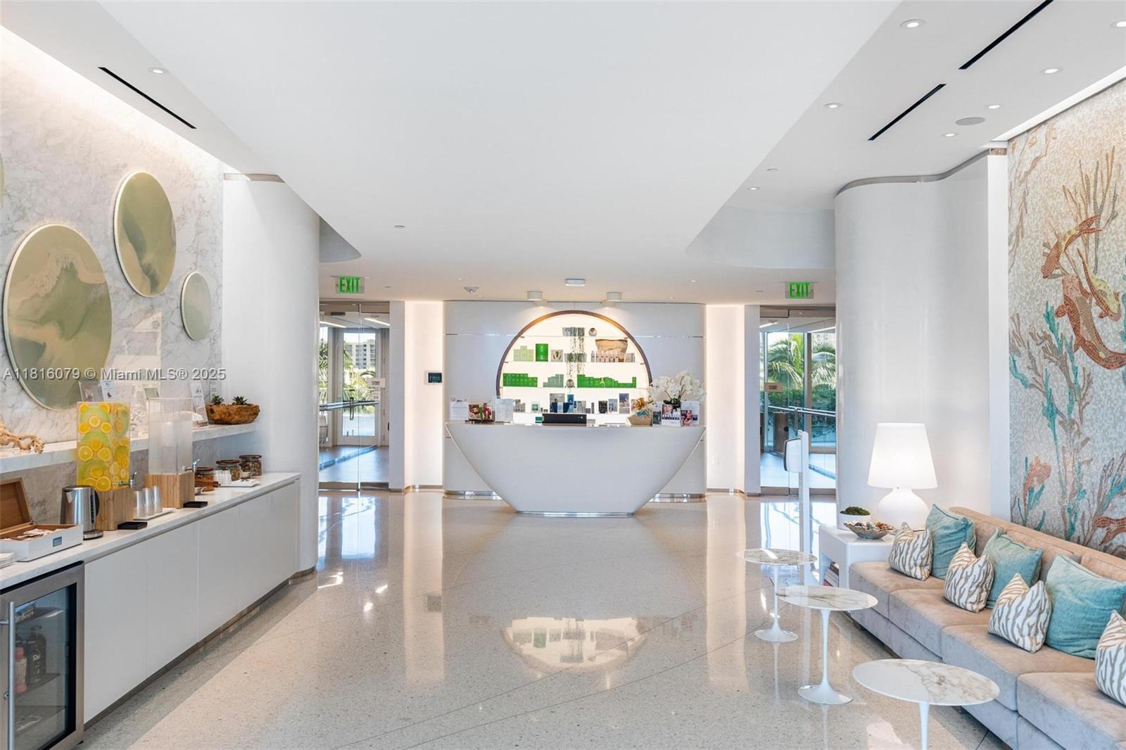 Building Photo - 16901 Collins Ave