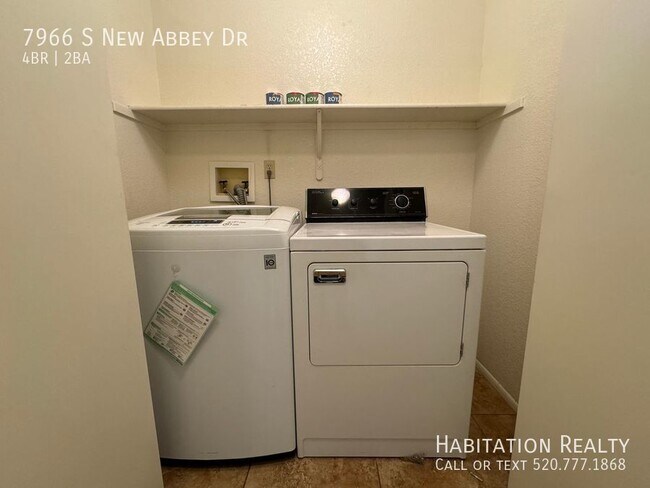 Building Photo - 7966 S New Abbey Dr