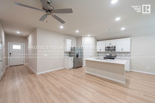 Building Photo - 2215 9th St