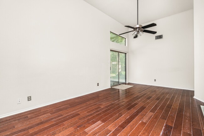 Building Photo - 5314 Lake Golden Dr