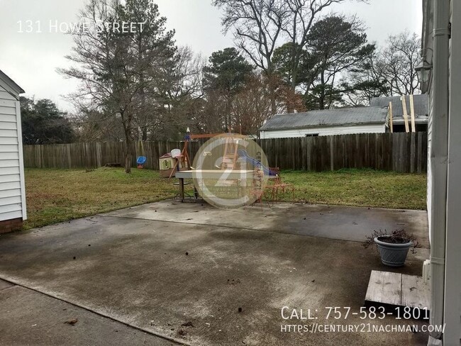 Building Photo - 131 Howe St