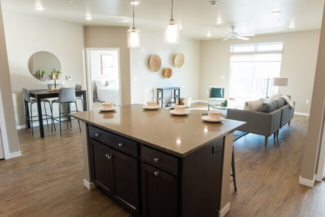 Building Photo - Spacious 2 Bedroom/2Bath, on first floor with Balcony, unit 104, available 9/1/2026