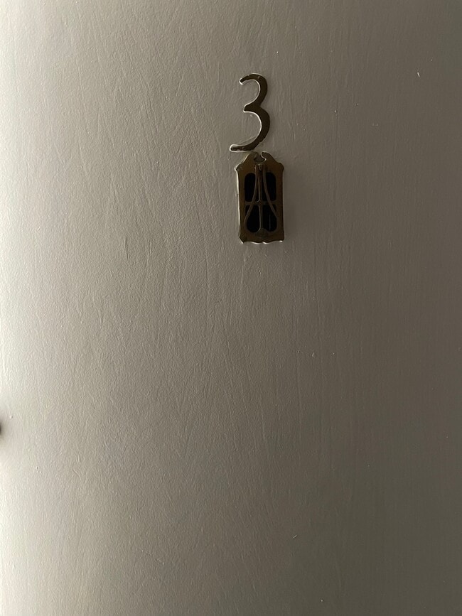 Building Photo - 3905 W 4th St