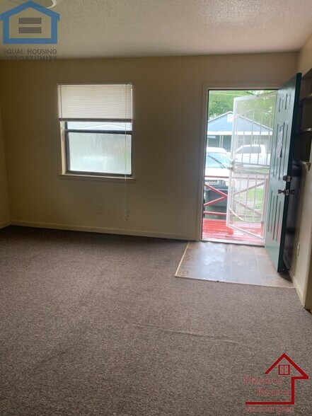 Building Photo - 1702 Olive St