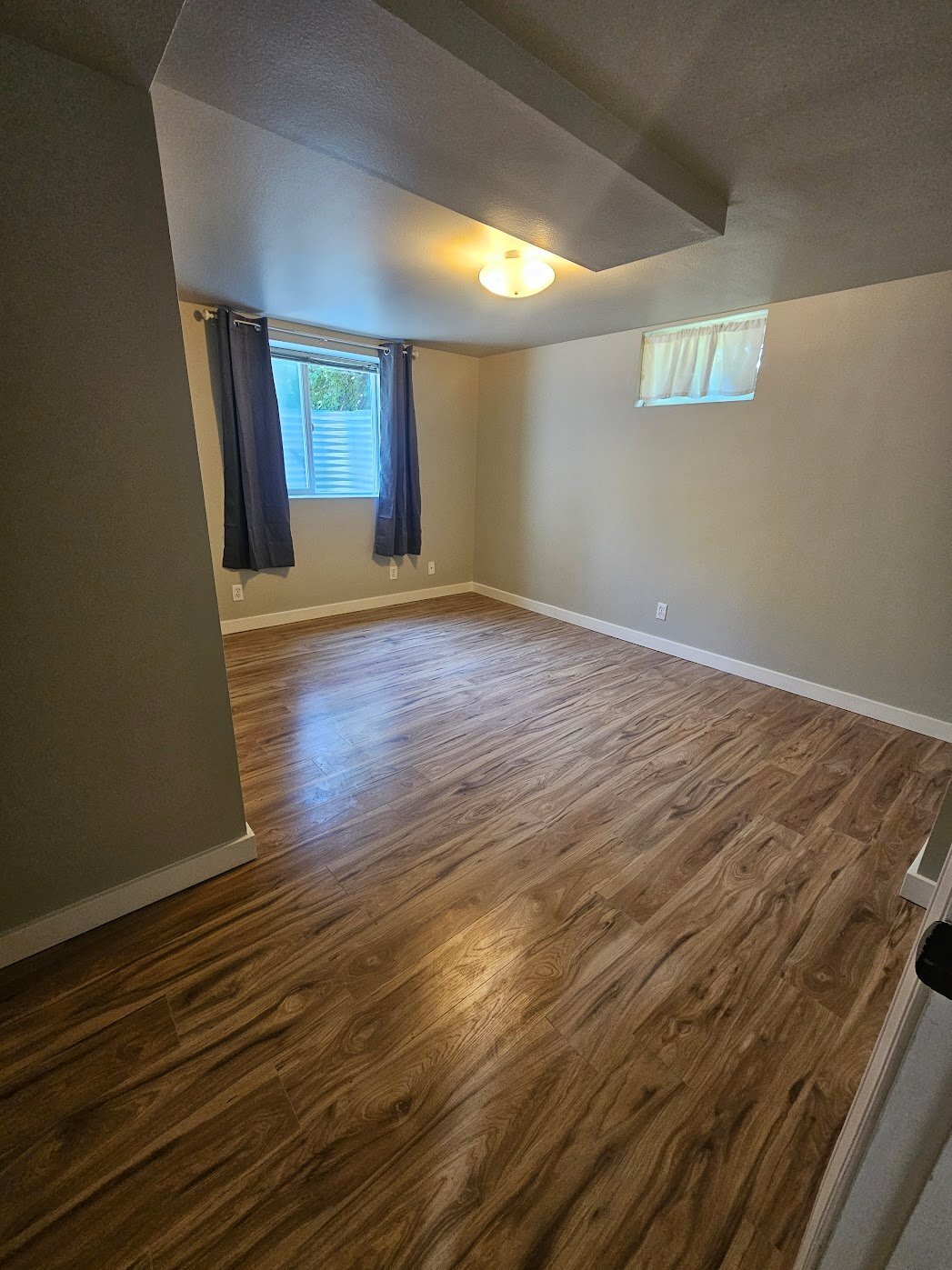 Building Photo - 509 S 11th Ave