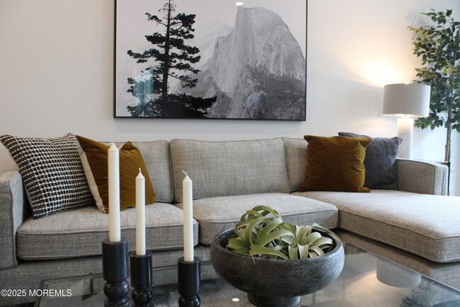 Building Photo - 2000 Schindler Dr