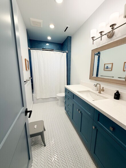 Building Photo - 1400 Manzanita Ln