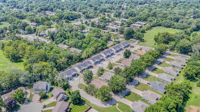 Building Photo - 9031 E 85th Pl