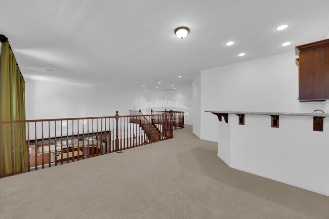 Building Photo - 8445 Cambrils Ave