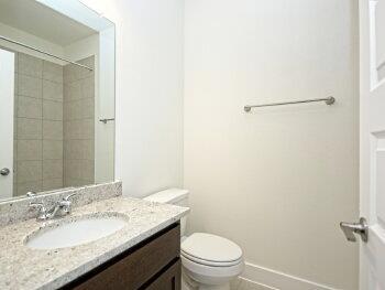Building Photo - 411 Parkline Dr