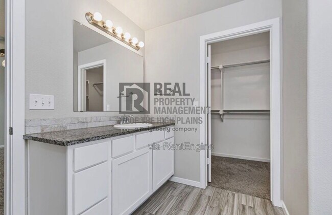 Building Photo - 9405 Sydney Dr