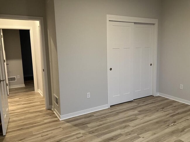 Building Photo - 993 Cascade Cir