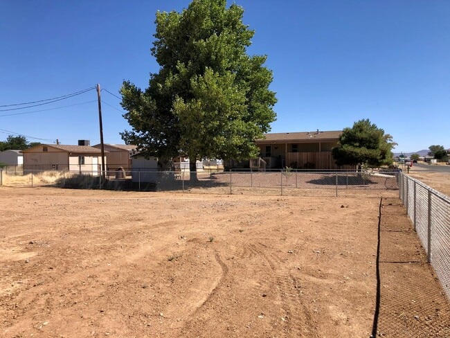 Building Photo - 3303 Devlin Ave