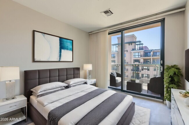 Building Photo - 17 W Vernon Ave