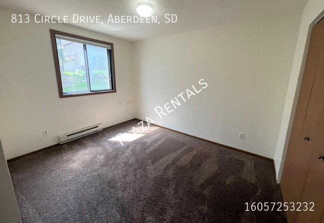 Building Photo - 307 11th Ave NW
