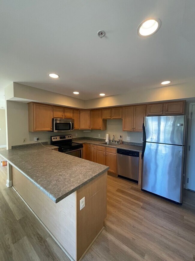 Building Photo - 12 Dame St