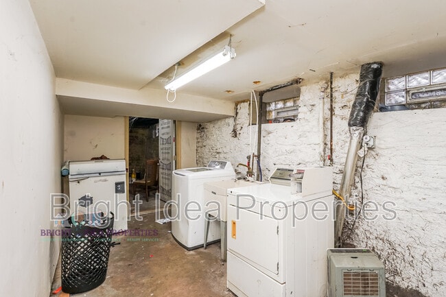 Building Photo - 3322 Clinton Ave