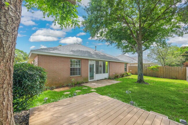 Building Photo - 107 Bay Tree Dr