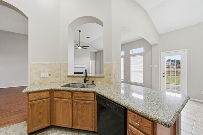 Building Photo - 11030 Desert Springs Cir