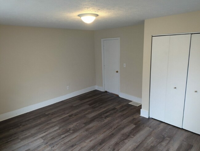 Building Photo - 2404 2nd St