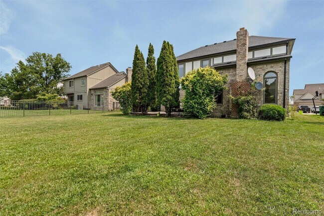 Building Photo - 47105 Liberty Bell Rd E