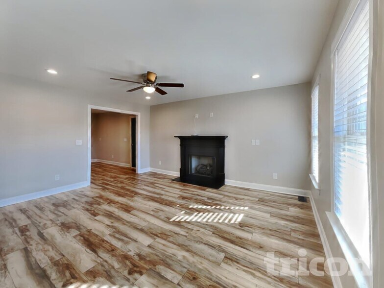 Building Photo - 302 Oxfordshire Dr
