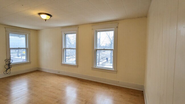 Building Photo - 1111 Sanford St