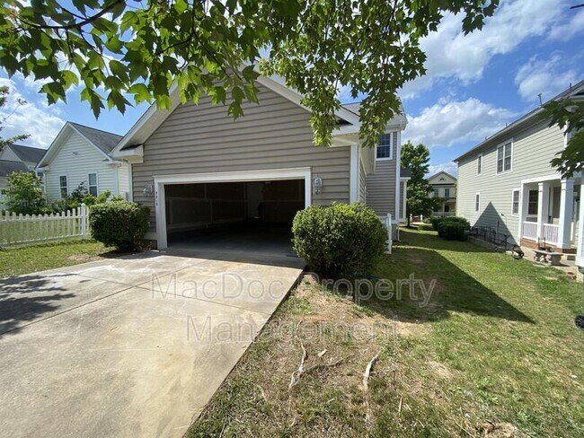 Building Photo - 7218 John Taylor Mews