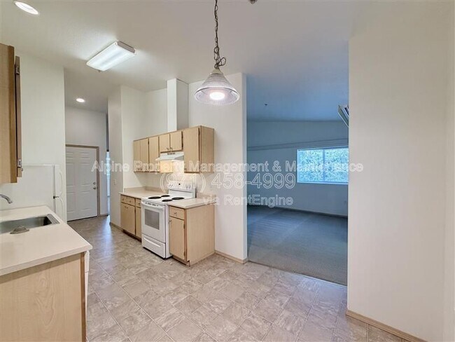 Building Photo - 10020 SW 125th Ave