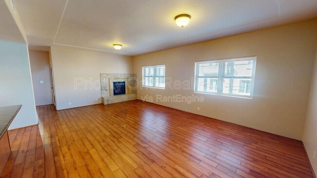 Building Photo - 2025 Cypress Ave.