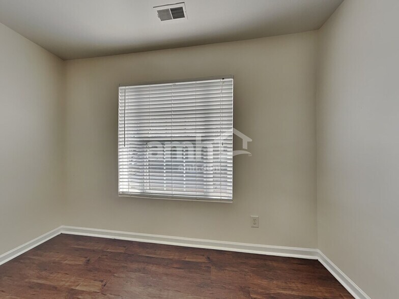 Building Photo - 7005 Sunman Rd