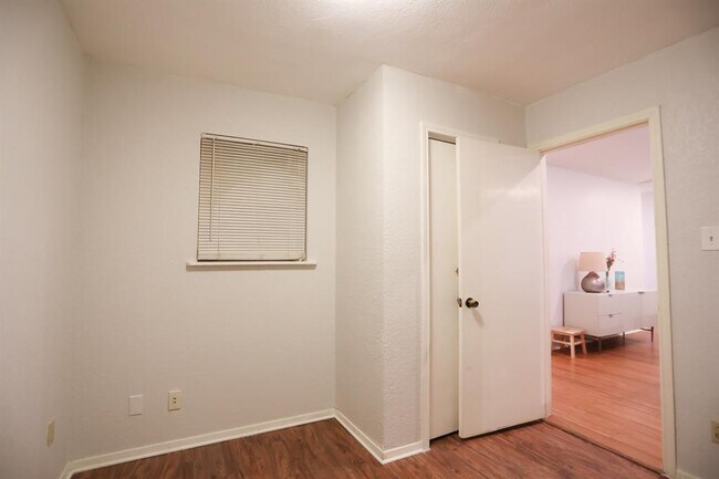 Building Photo - 12315 Wycliff Ln