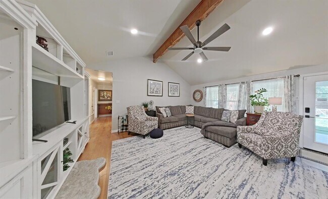 Building Photo - 1127 Penion Dr