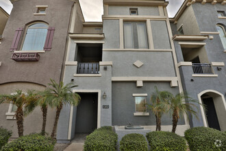 Building Photo - Tri Level, 2bd, 2.5ba condo