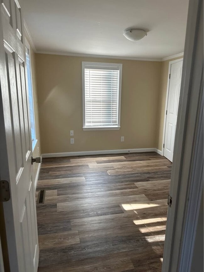 Building Photo - 327 Buck Shoals Rd