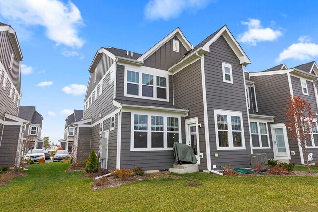 Building Photo - 2220 Weatherbee Ln