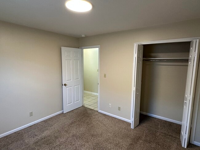 Building Photo - 415 Ridgewood Ln