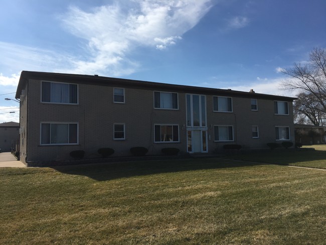 Easpointe Apartments - 16450 E Nine Mile Rd Eastpointe MI 48021 ...