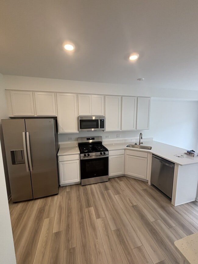 Building Photo - 7707 Nightshade Ln