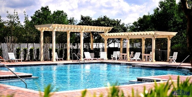 Building Photo - 2 Bed / 2 Bath Condo with 1-Car Garage in ...