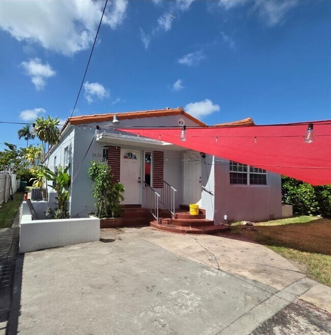 Primary Photo - 1619 NW 27th St