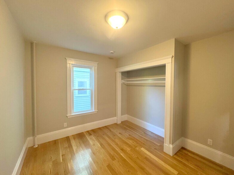 Building Photo - 11 Belmont Sq