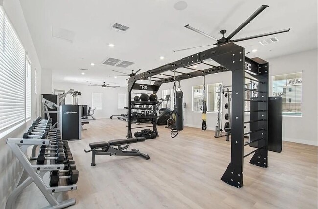 Building Photo - 3411 N Val Vista Dr