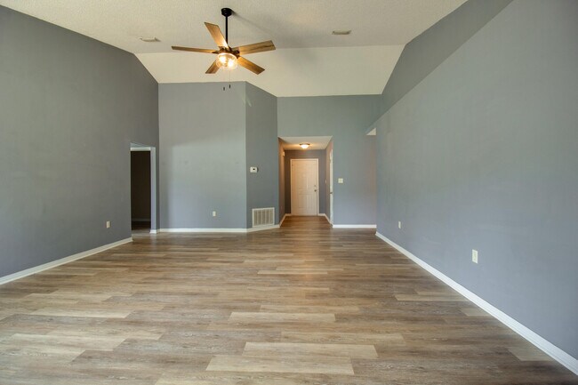 Building Photo - 4724 Whitewater Ln