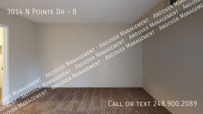 Building Photo - 3014 N Pointe Dr