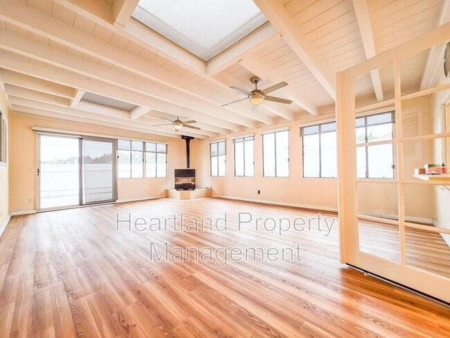 Building Photo - 7381 Laura Ct