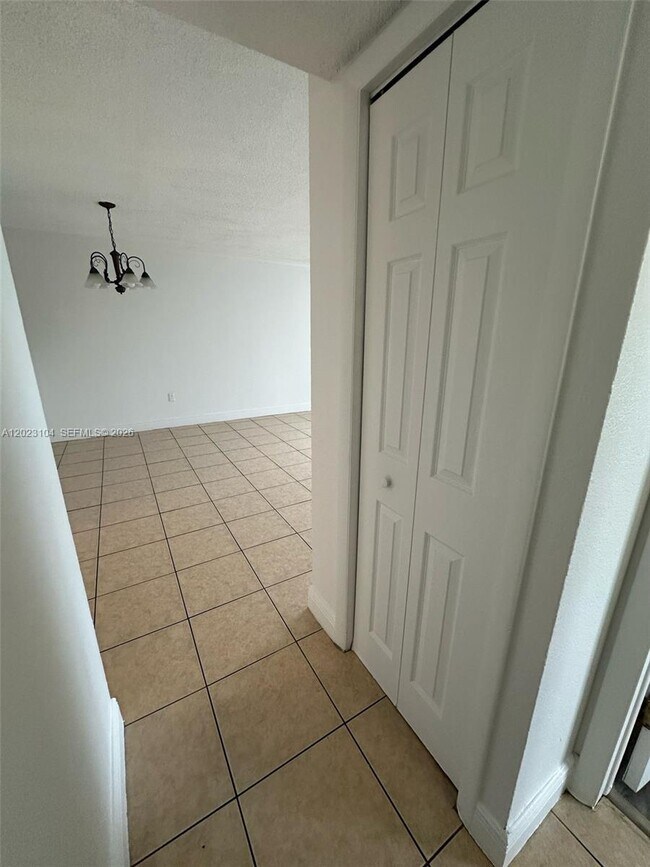 Building Photo - 6930 Miami Gardens Dr