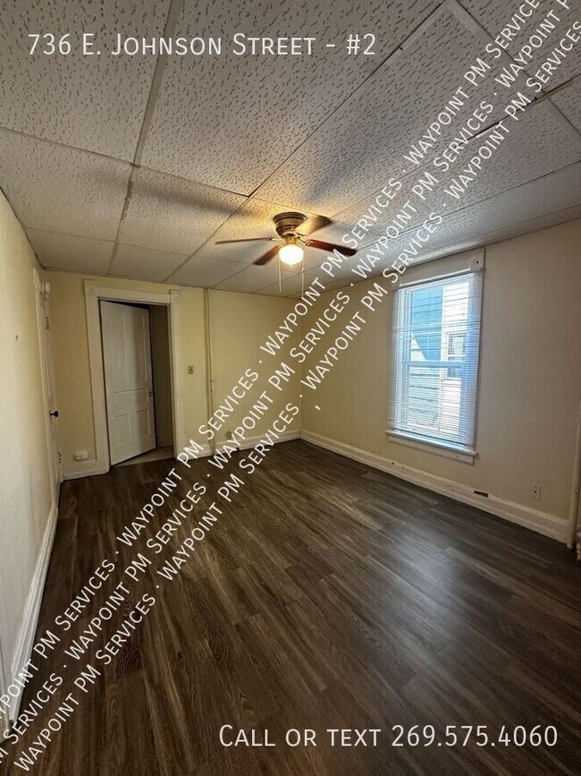 Building Photo - 736 E Johnson St