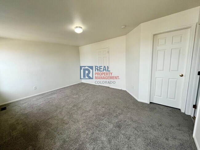 Building Photo - 16453 E Phillips Dr